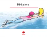 Donna nuota con mini pinne e tavoletta, un modo efficace per dimagrire divertendosi in acqua.