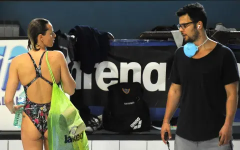 Matteo Giunta e Federica Pellegrini, un momento di pausa prima della gara.